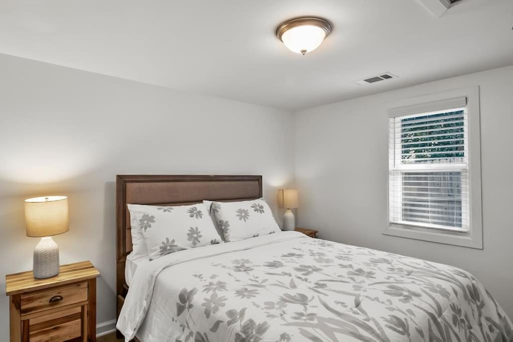 4-bed 2-bath Pet Friendly In Heart Of Villa