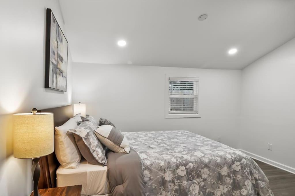 Villa 4-bed 2-bath Pet Friendly In Heart Of