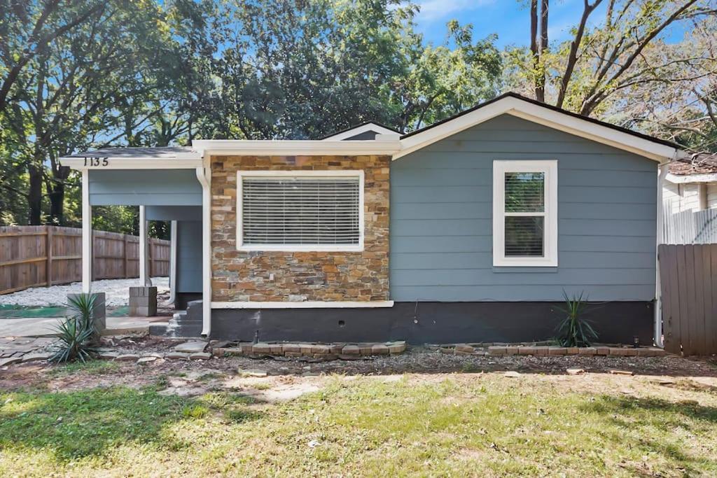 Villa 4-bed 2-bath Pet Friendly In Heart Of