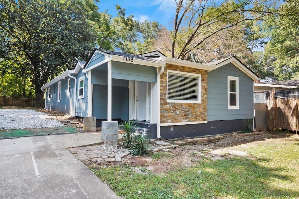 4-bed 2-bath Pet Friendly In Heart Of *