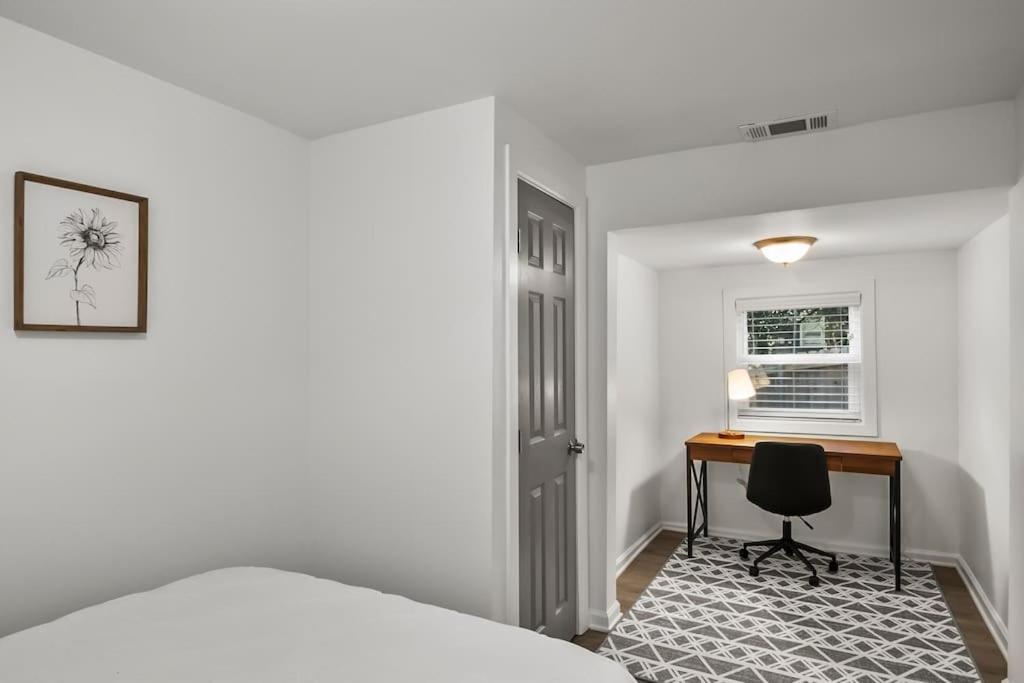 4-bed 2-bath Pet Friendly In Heart Of *